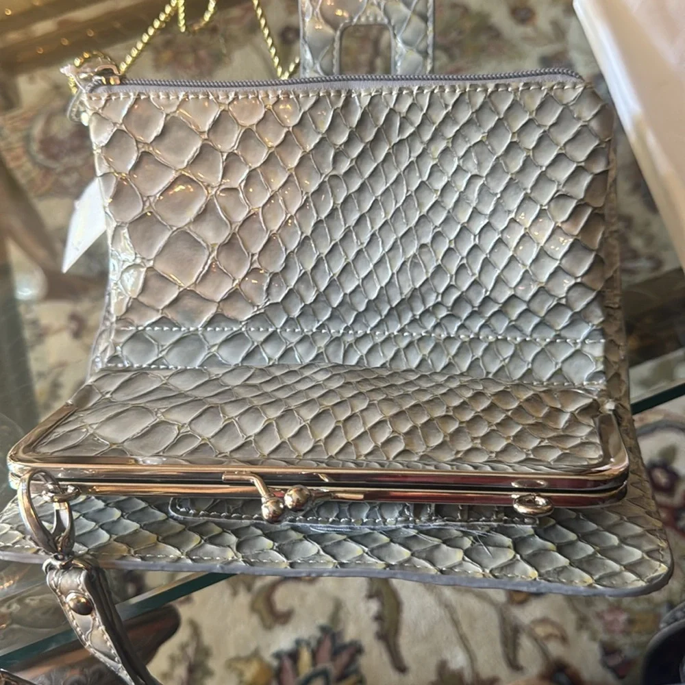 Wallet “NEW” with pyramid lock